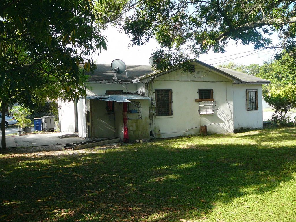 Photo of 312 S 25th Street, Fort Pierce, FL 34947 (MLS # R11110204)