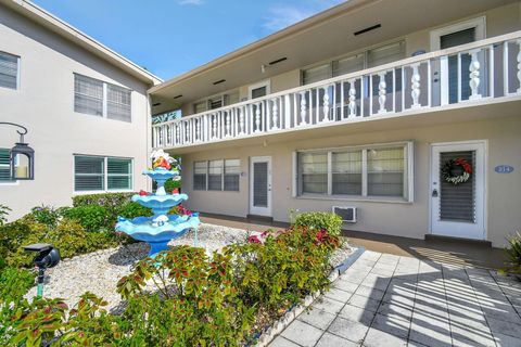 Photo of 226 Andover I, West Palm Beach, FL 33417 (MLS # R11146317)