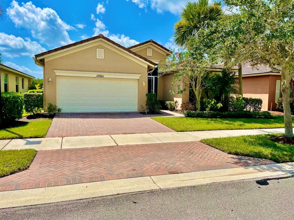 Photo of 10961 SW Dunhill Court, Port Saint Lucie, FL 34987 (MLS # R10744390)