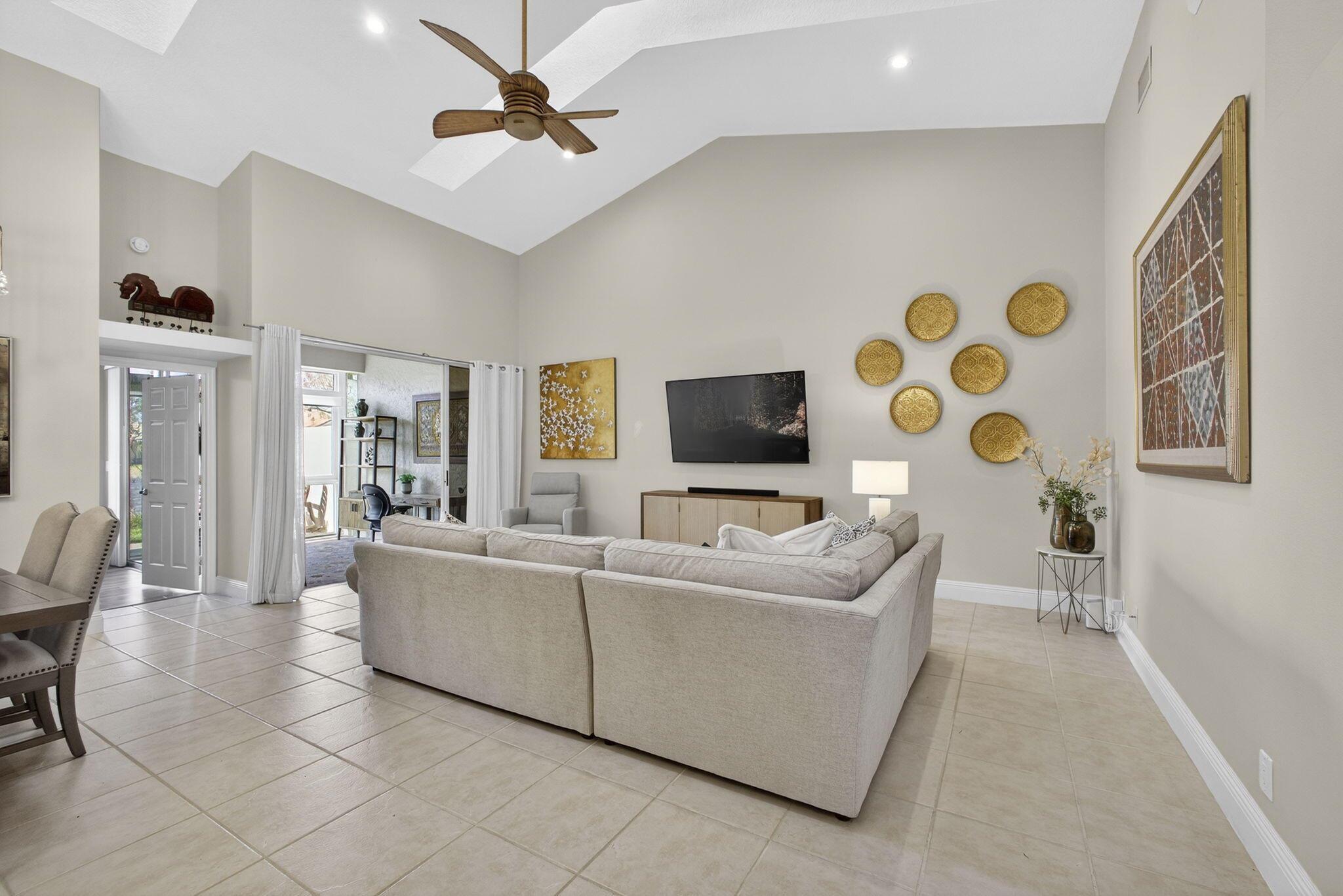 PGA RESORT COMMUNITY OF H - Residential Lease