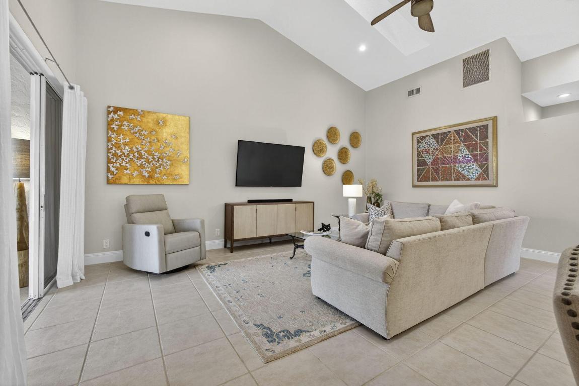 PGA NATIONAL RESORT COMMUNITY OF HEATHER RUN - Residential Lease