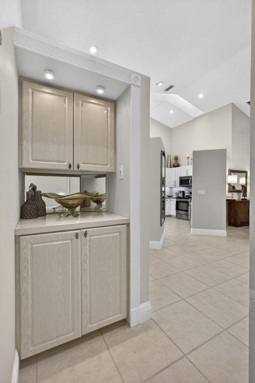 PGA NATIONAL RESORT COMMUNITY OF HEATHER RUN - Residential Lease