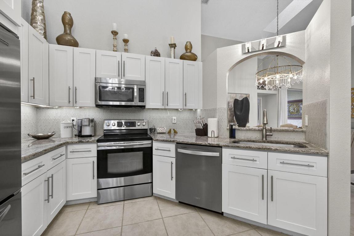 PGA NATIONAL RESORT COMMUNITY OF HEATHER RUN - Residential Lease