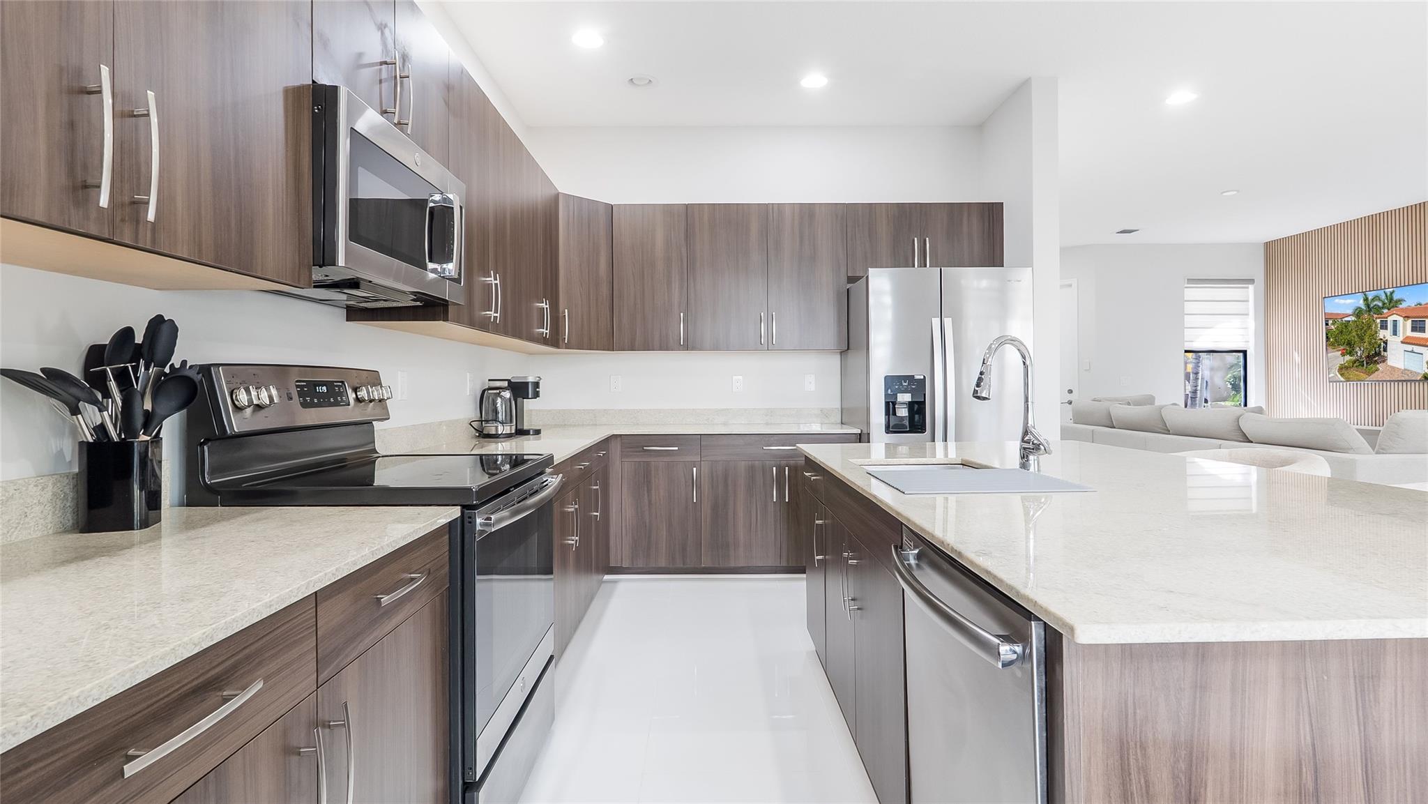 CT INDUSTRIAL PLAT - Residential Lease