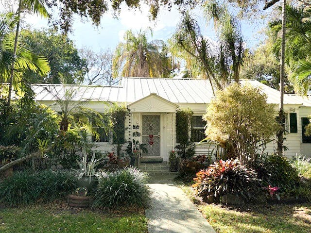 Photo of 41 SW 5TH Street, Dania Beach, FL 33004 (MLS # B26073796)