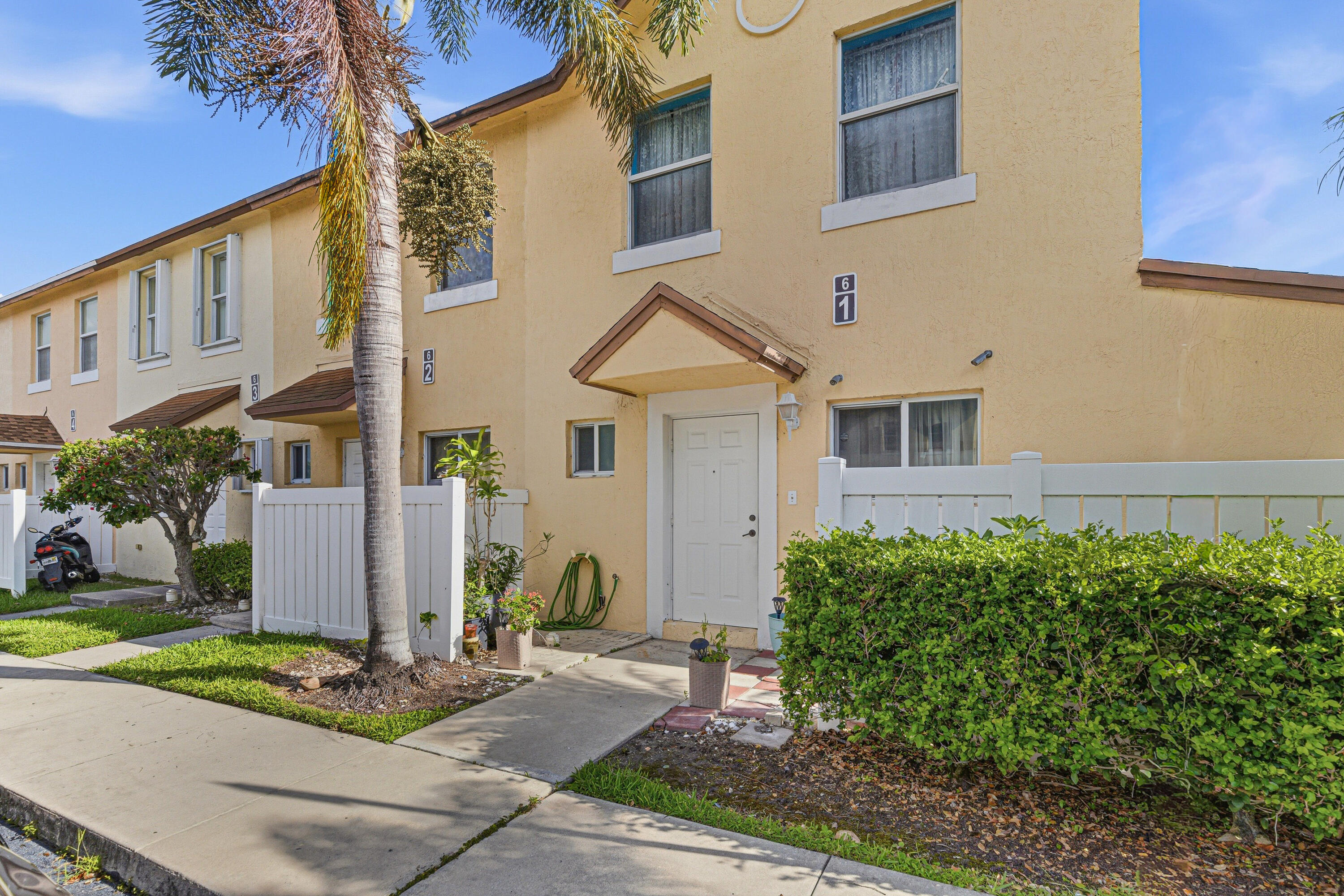 6631 Winfield Boulevard 1-6