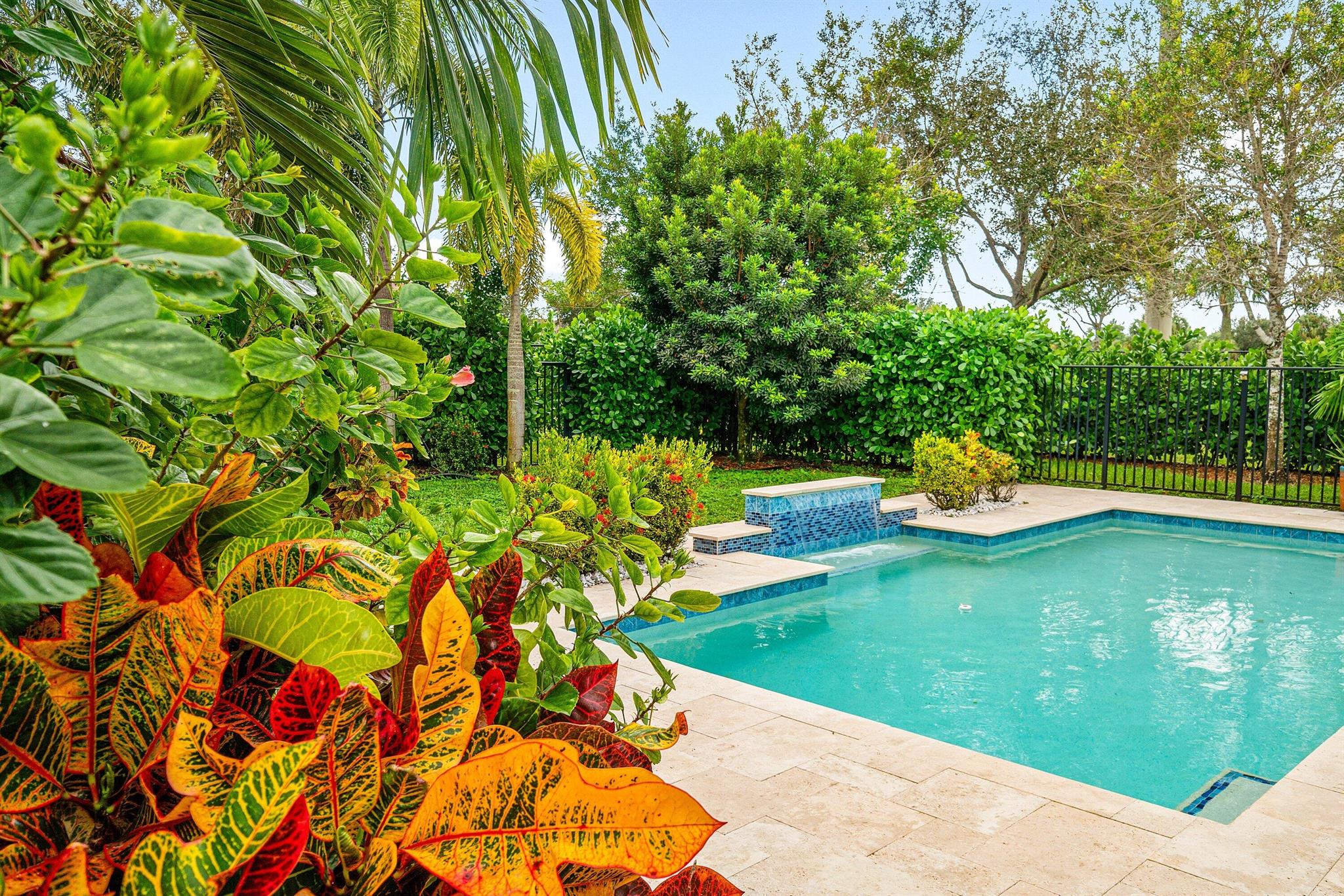 VISTA LAGO - Residential