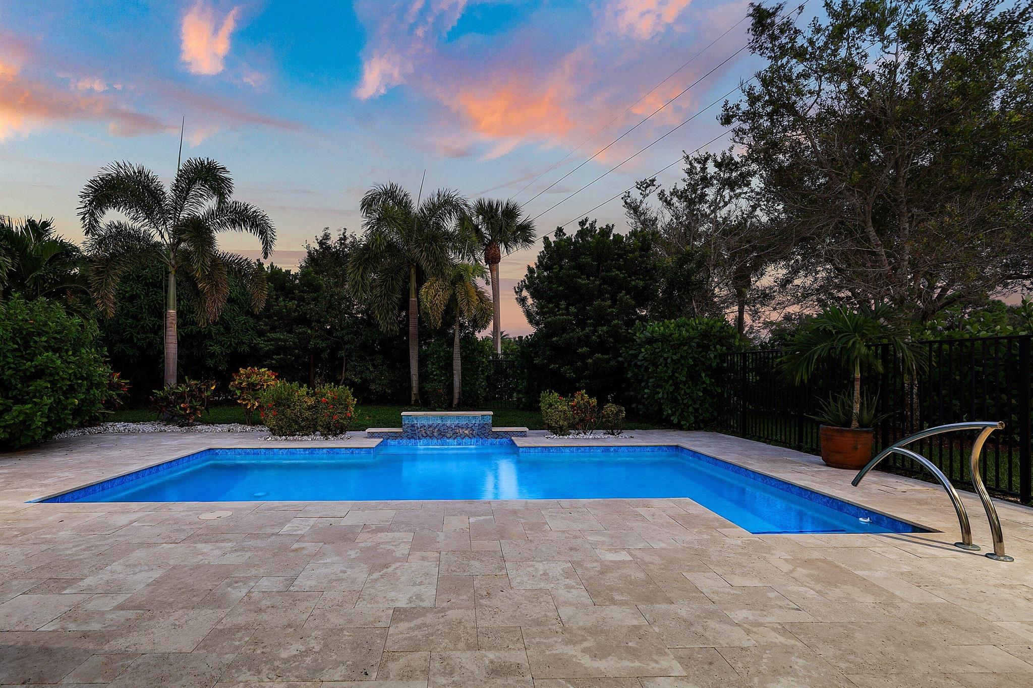 VISTA LAGO - Residential