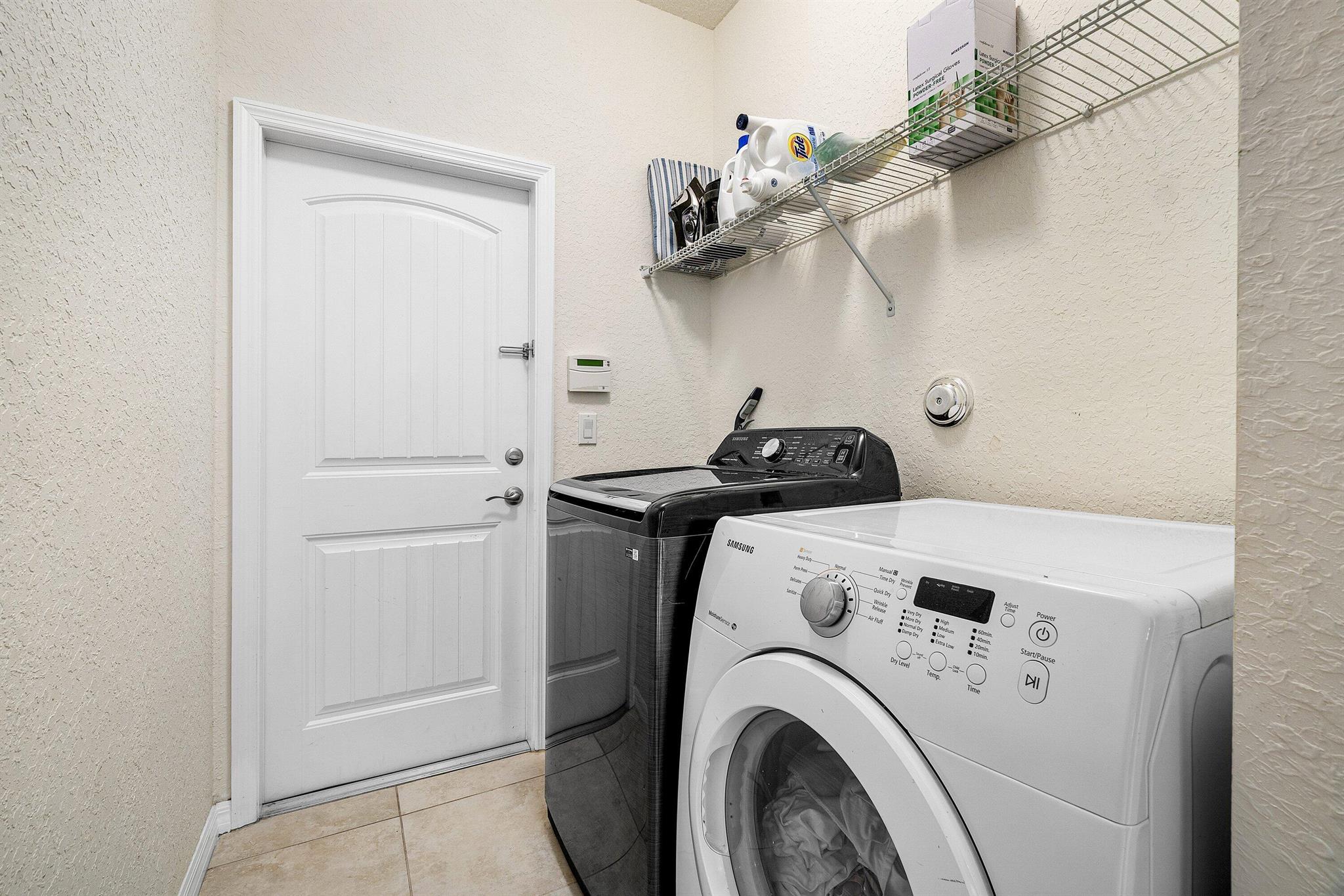 VISTA LAGO - Residential