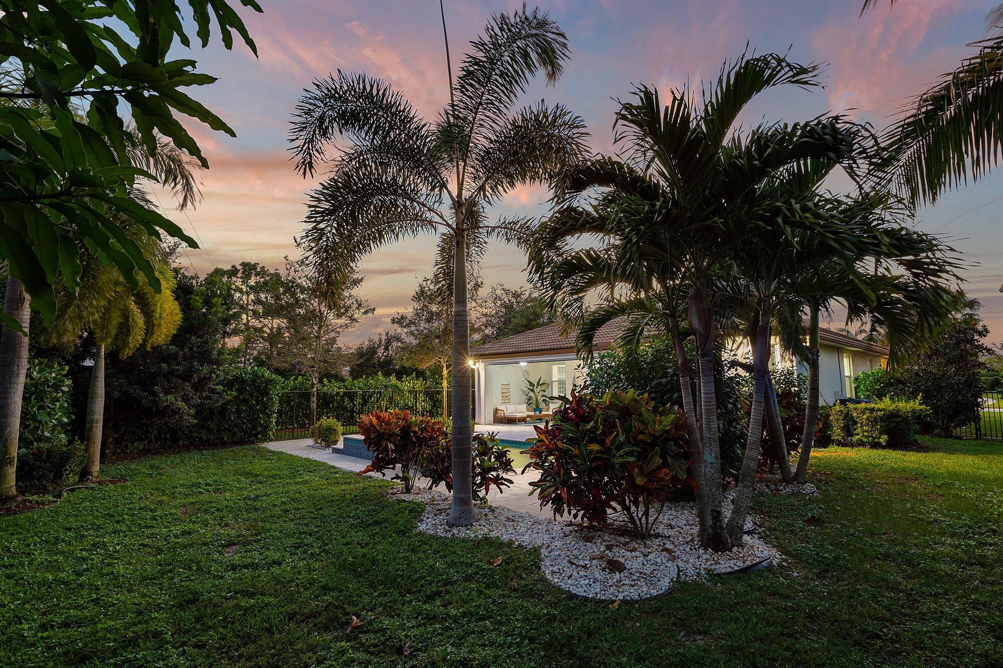 VISTA LAGO - Residential