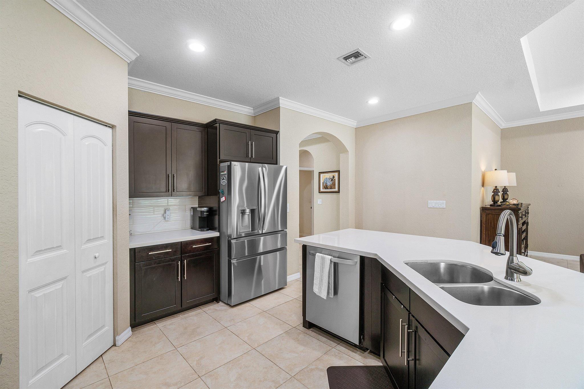 VISTA LAGO - Residential