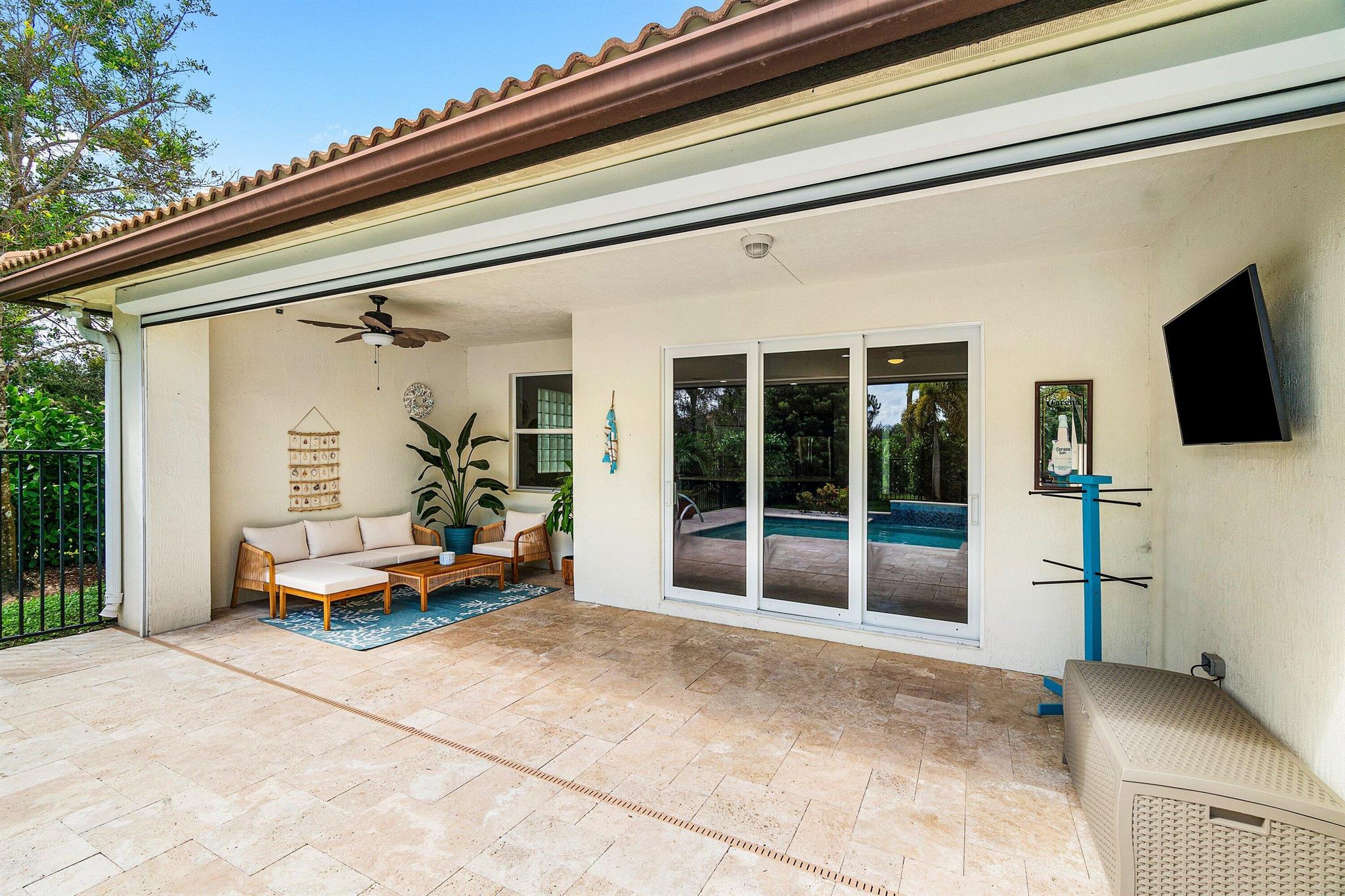 VISTA LAGO - Residential