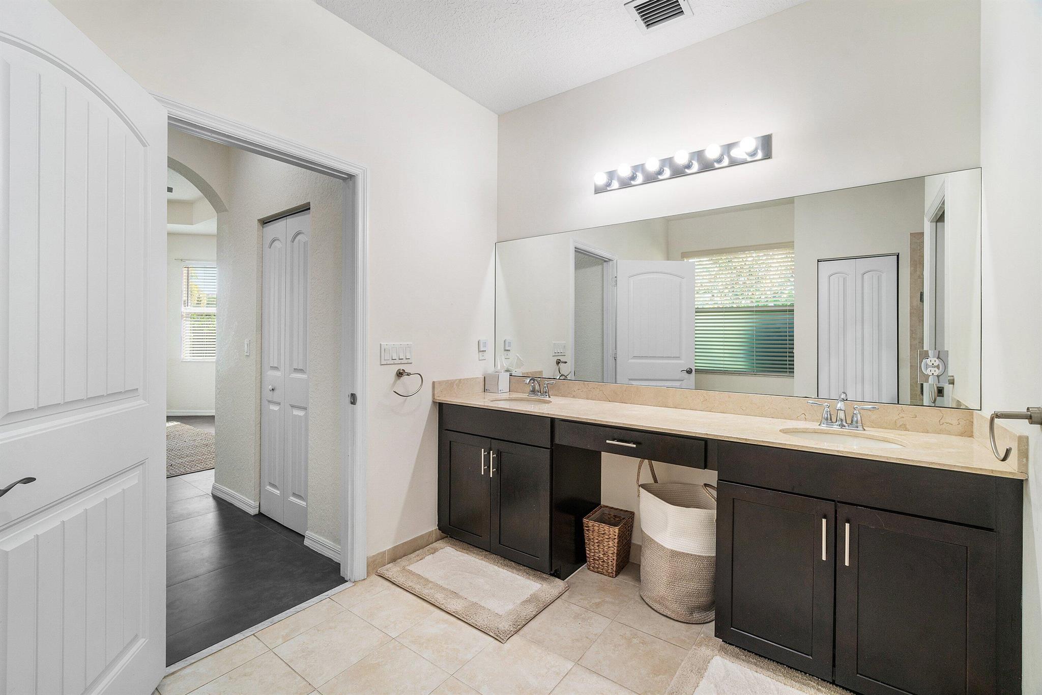 VISTA LAGO - Residential