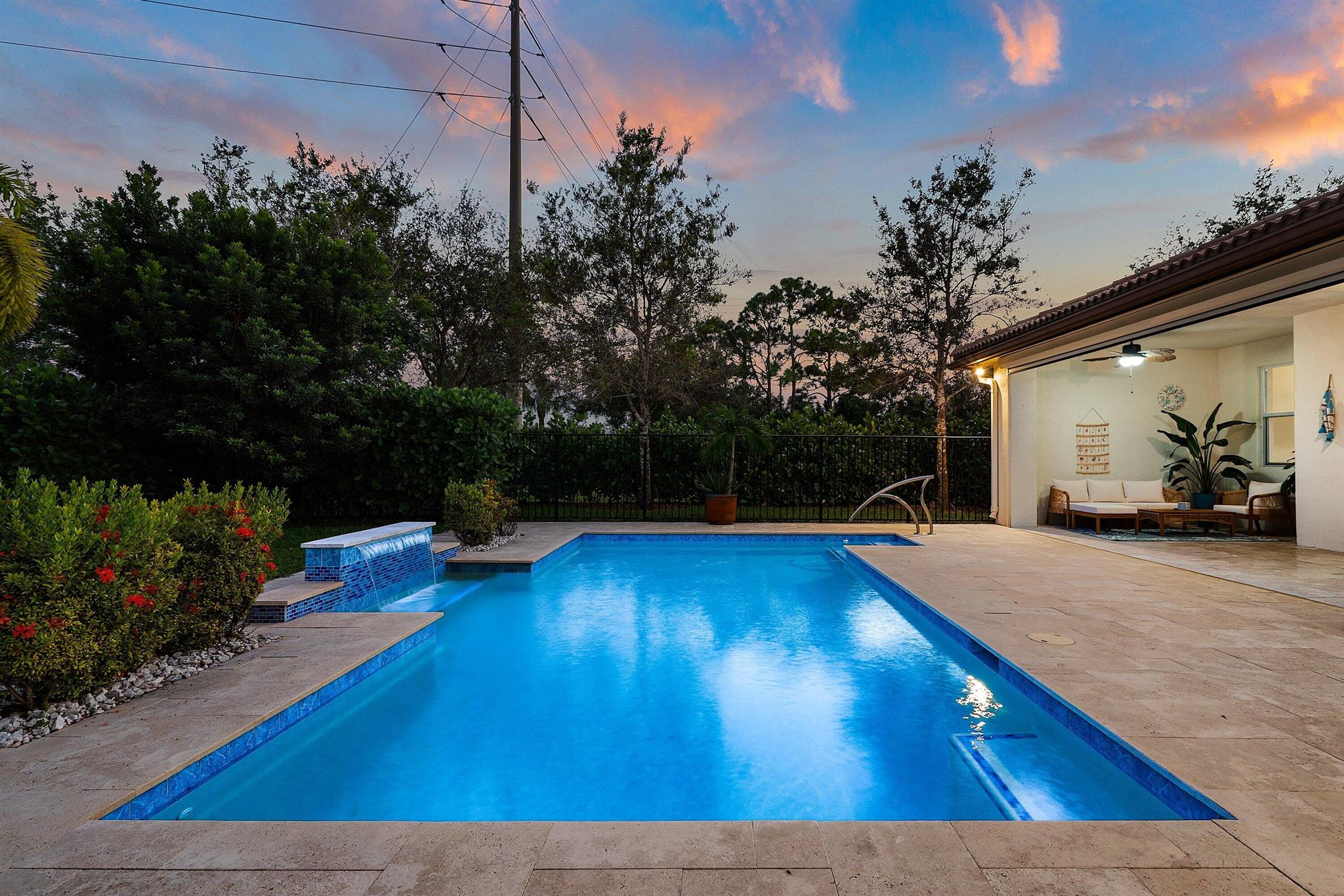 VISTA LAGO - Residential