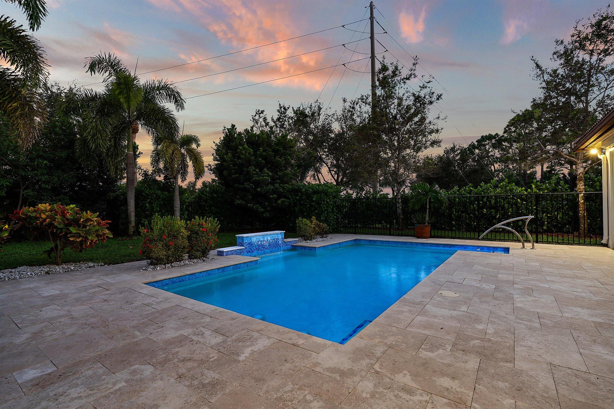 VISTA LAGO - Residential