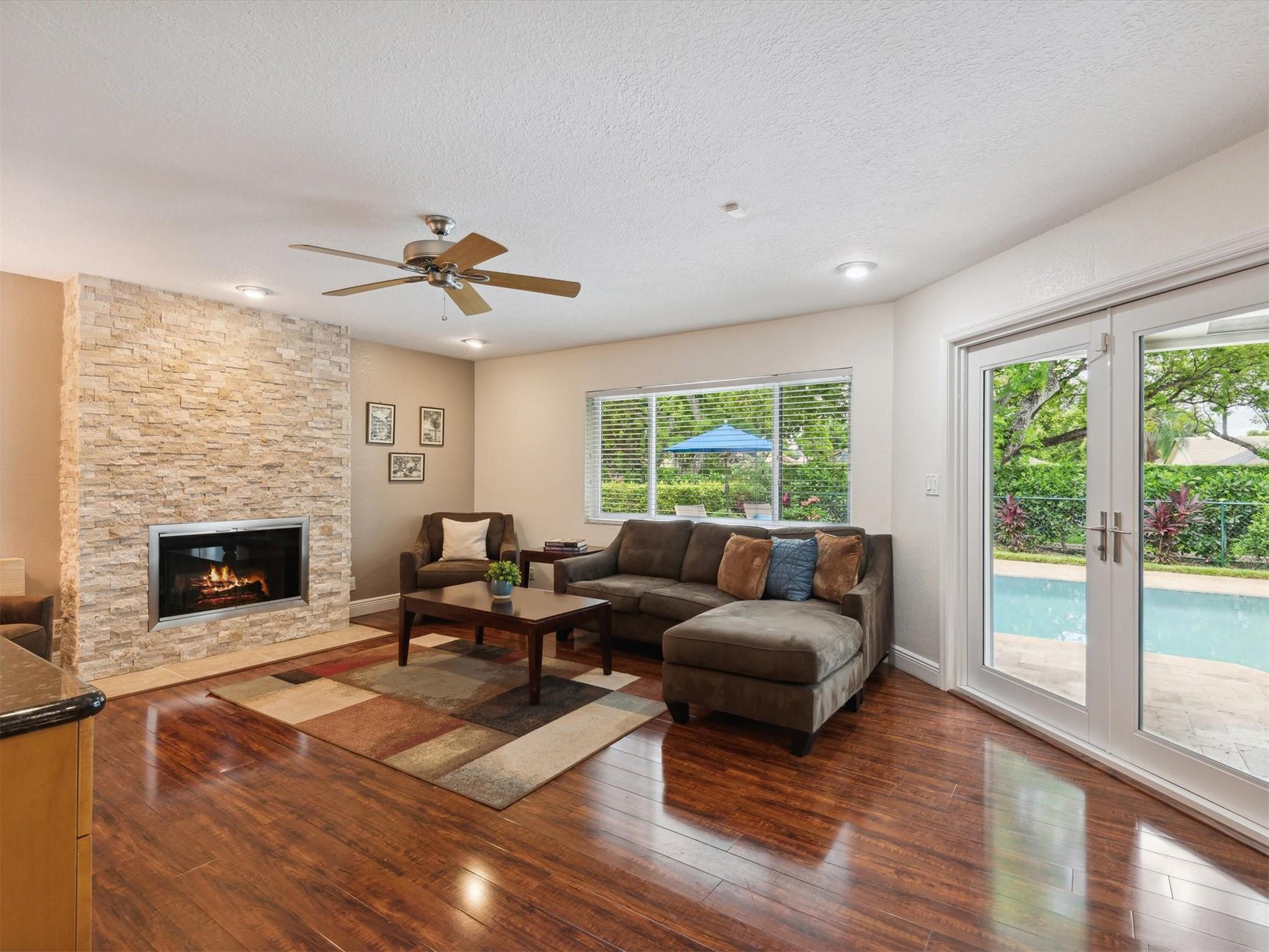 Pine Ridge 112-37 B - Residential