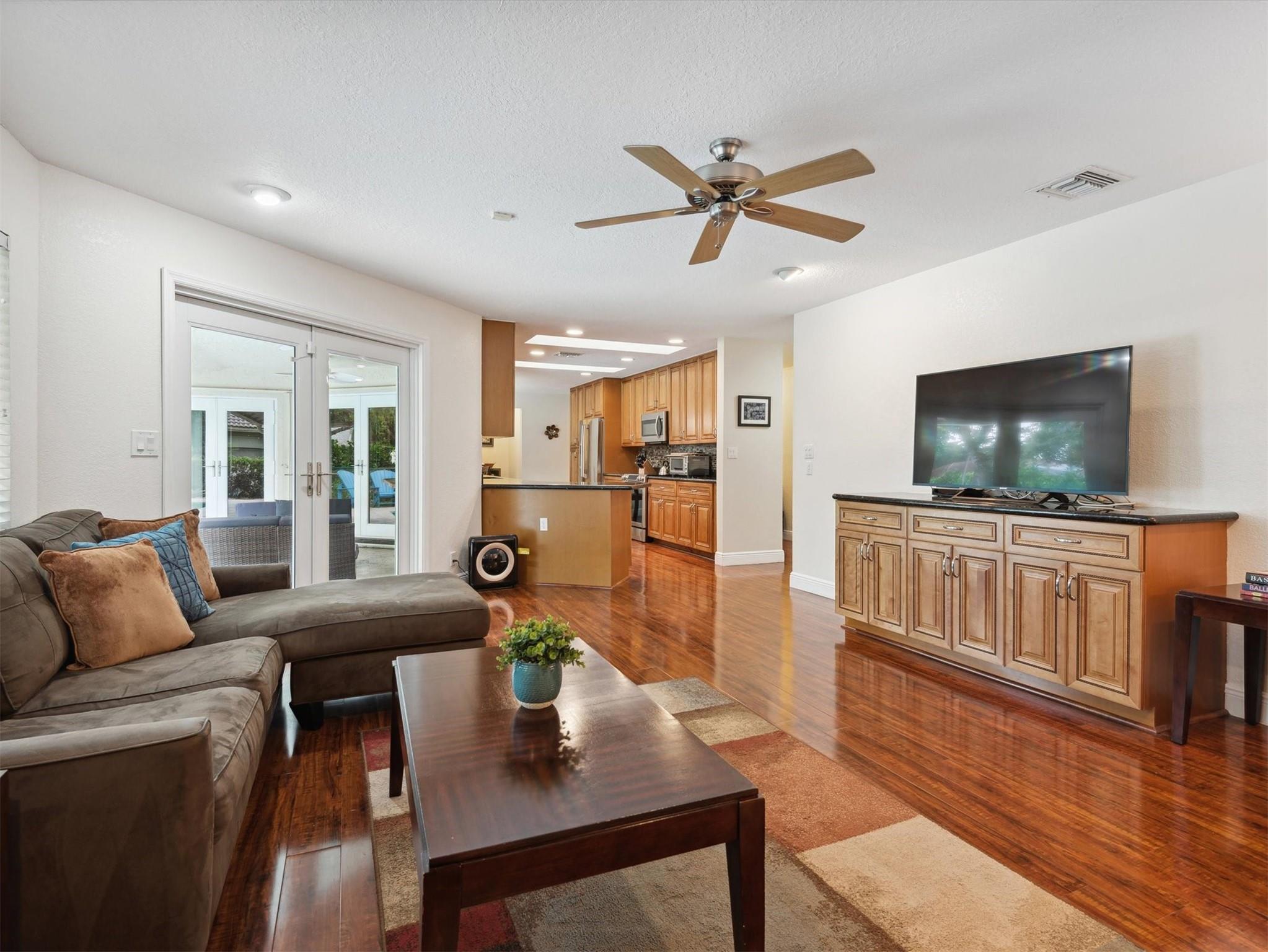 Pine Ridge 112-37 B - Residential