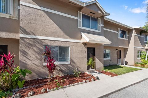 1457 Sussex Drive North Lauderdale FL 33068