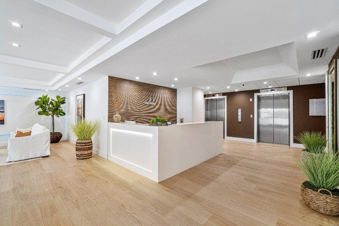 OCEAN REEF TOWERS - Residential