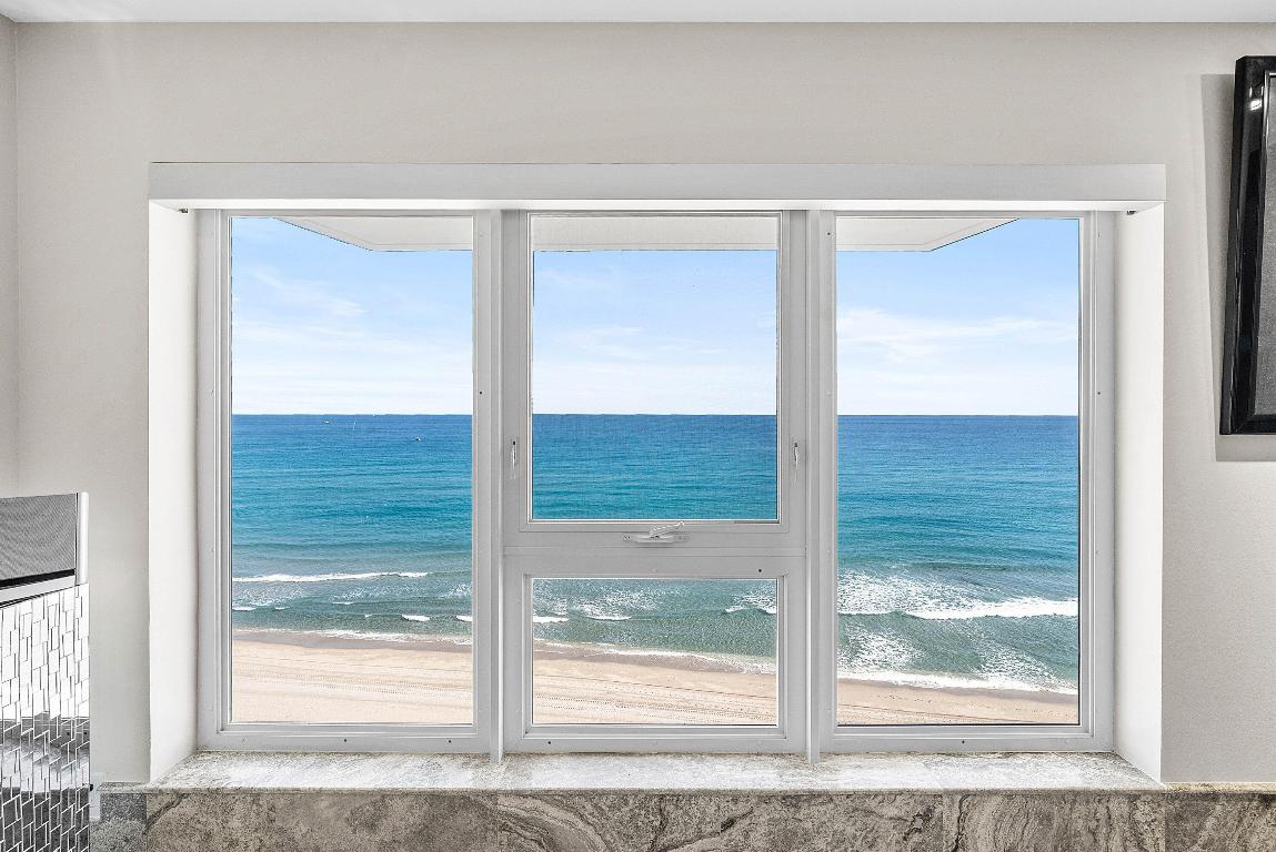 OCEAN REEF TOWERS - Residential