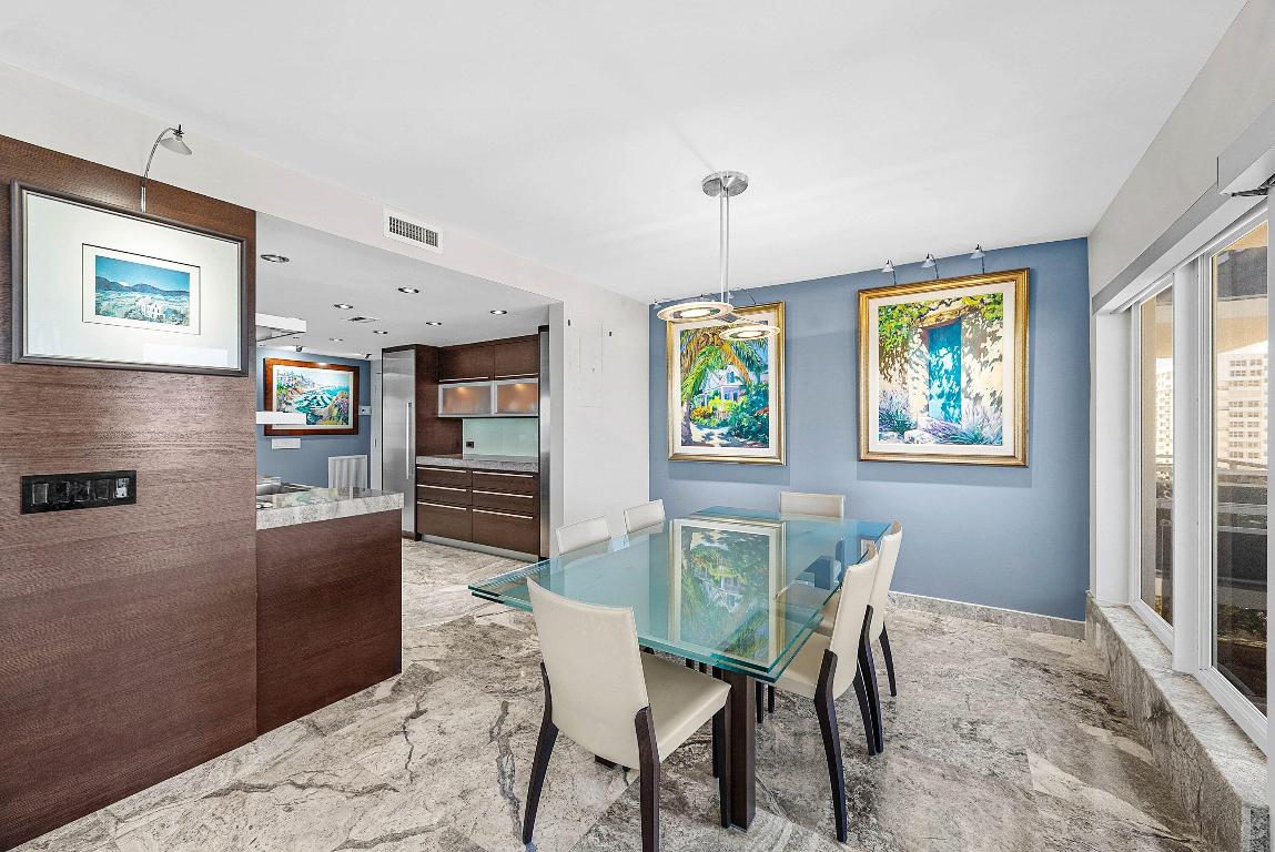 OCEAN REEF TOWERS - Residential