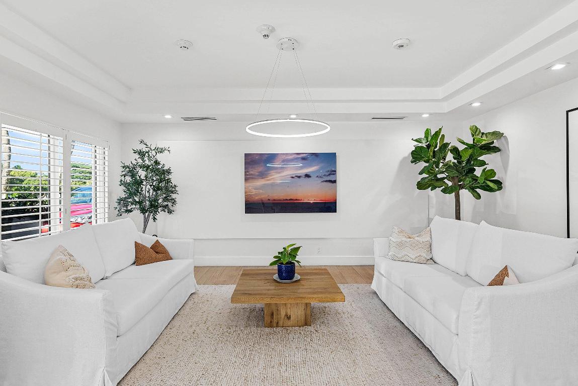 OCEAN REEF TOWERS - Residential