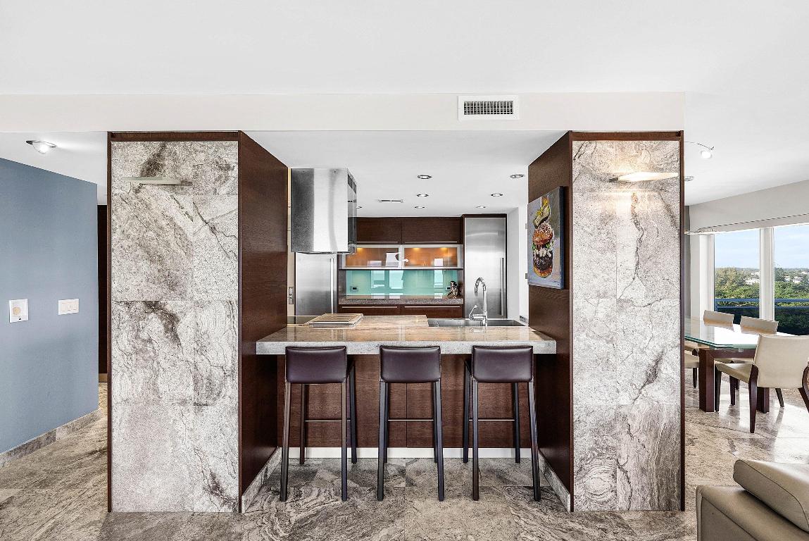 OCEAN REEF TOWERS - Residential