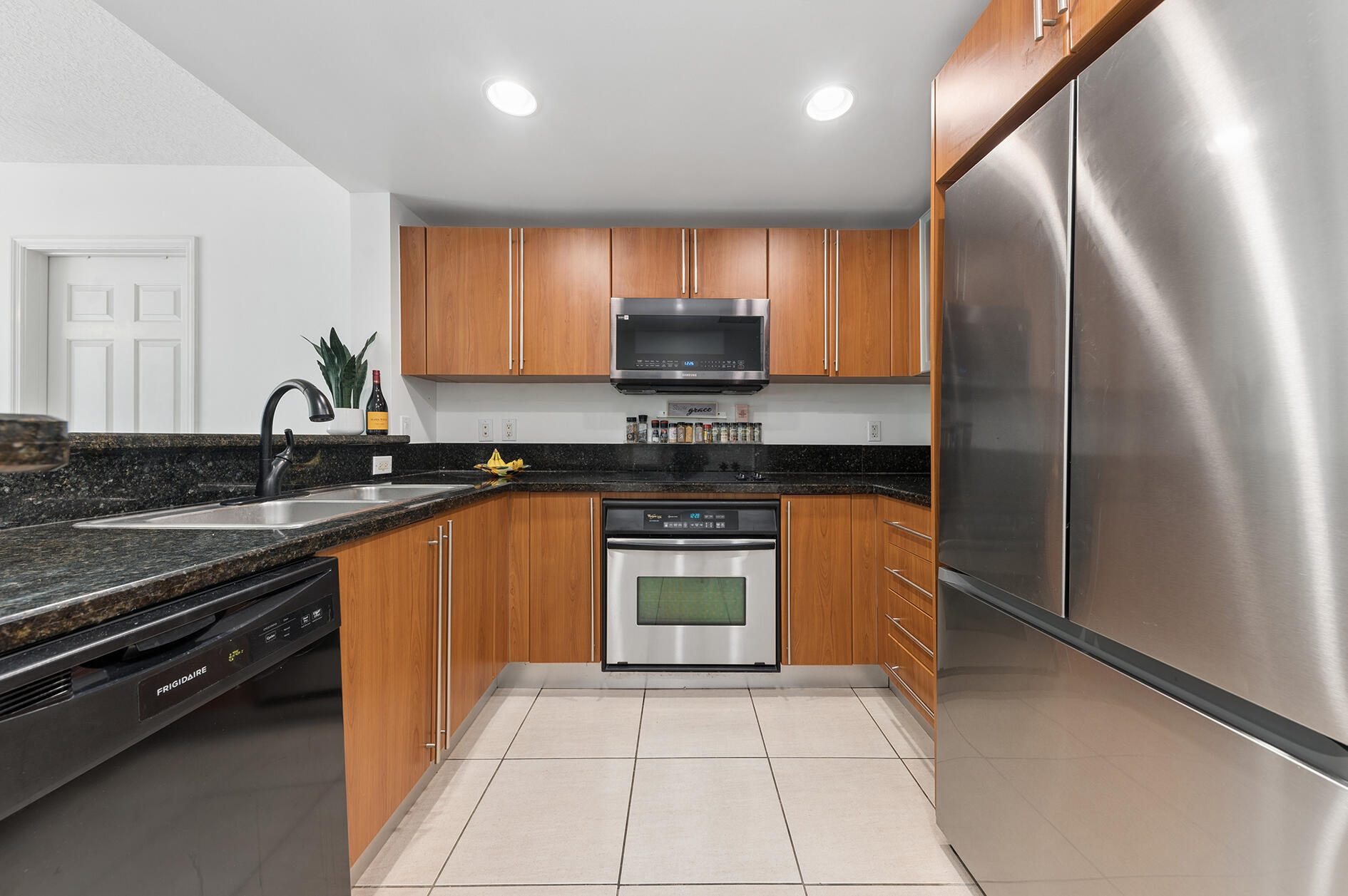 610 Clematis Street 209