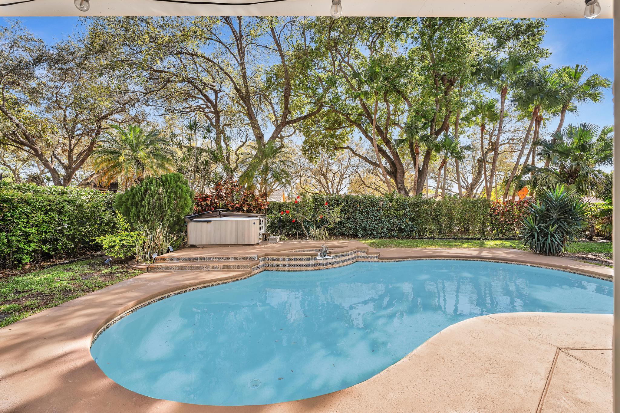 PINE RIDGE - Residential