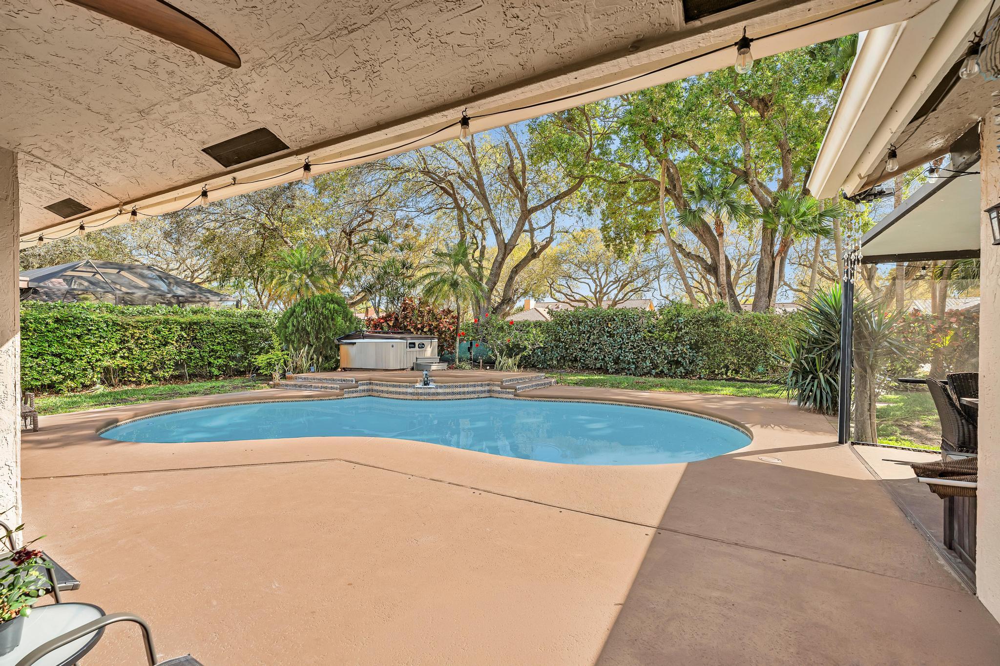 PINE RIDGE - Residential