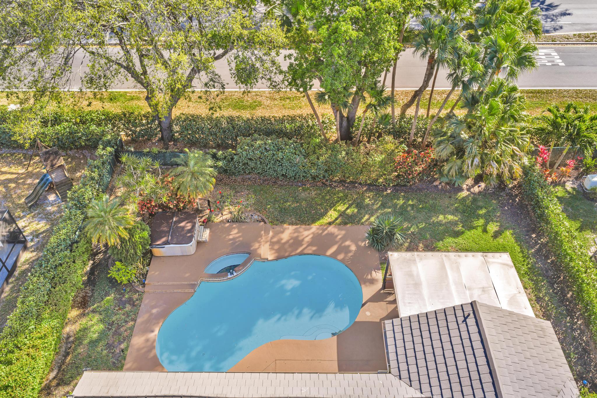 PINE RIDGE - Residential