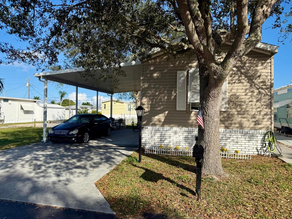 Photo of 8964 Pine Street, Boynton Beach, FL 33436 (MLS # R11157060)