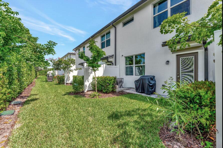 SOMERSET PLAZA - Residential