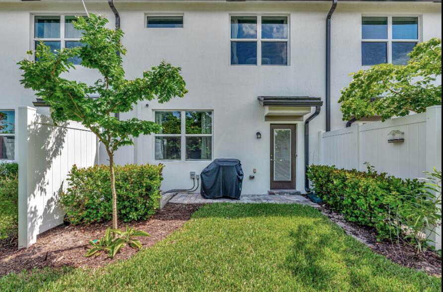 SOMERSET PLAZA - Residential