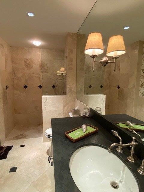 LONG LEGAL, in file. - Commercial Sale