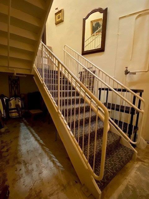 LONG LEGAL, in file. - Commercial Sale