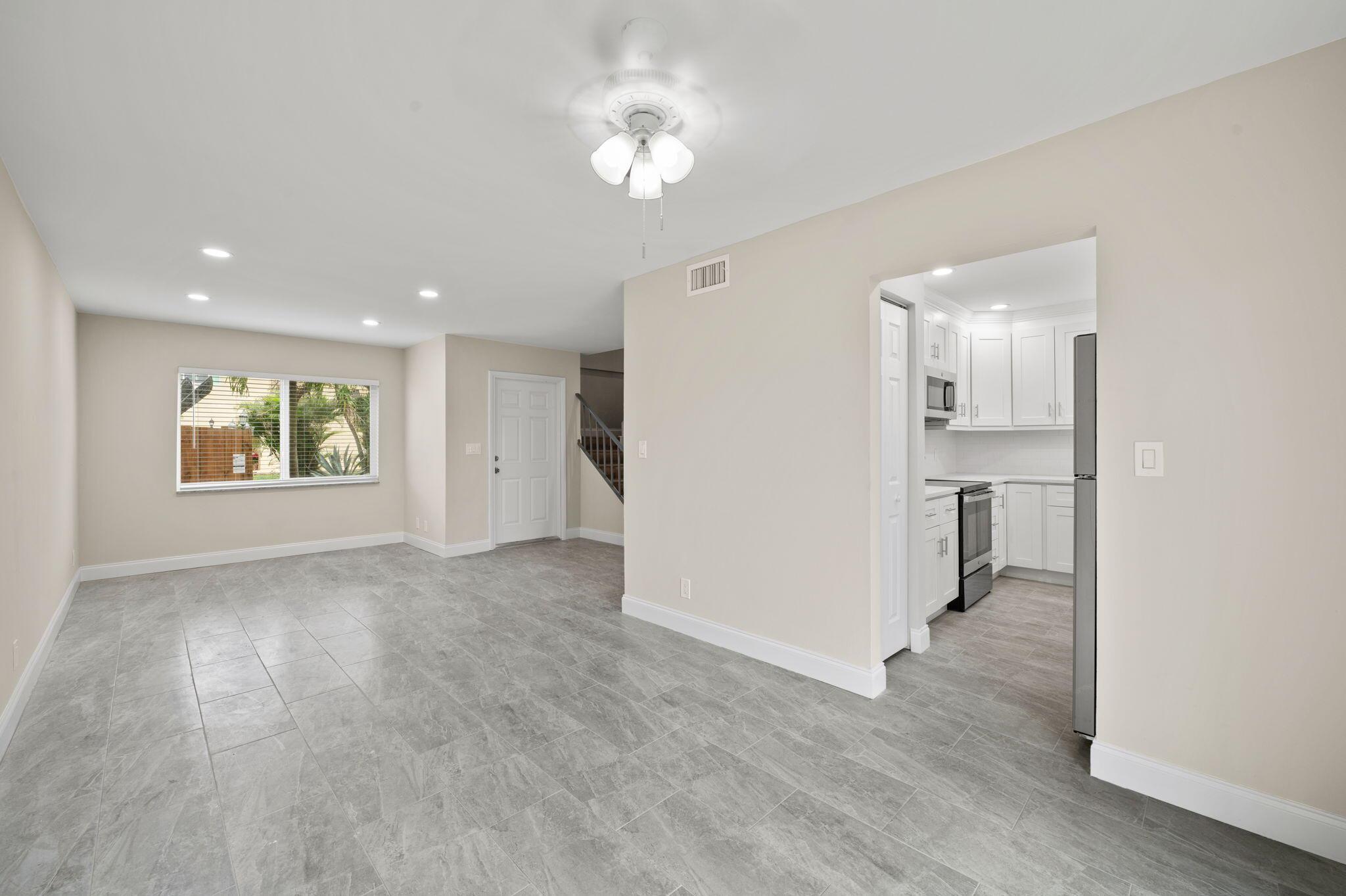 COUNTRY CLUB VILLAGE SEC - Residential Lease