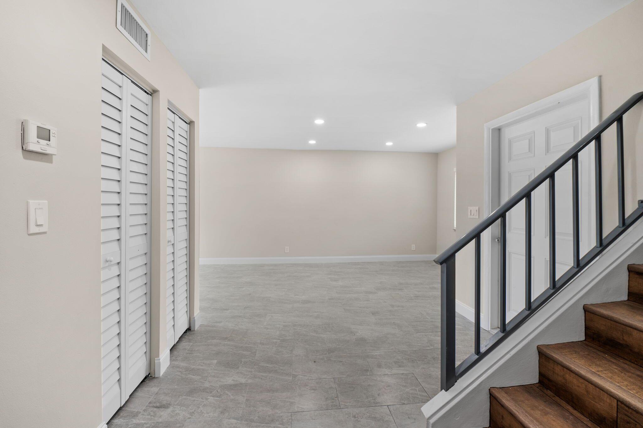 COUNTRY CLUB VILLAGE SEC - Residential Lease