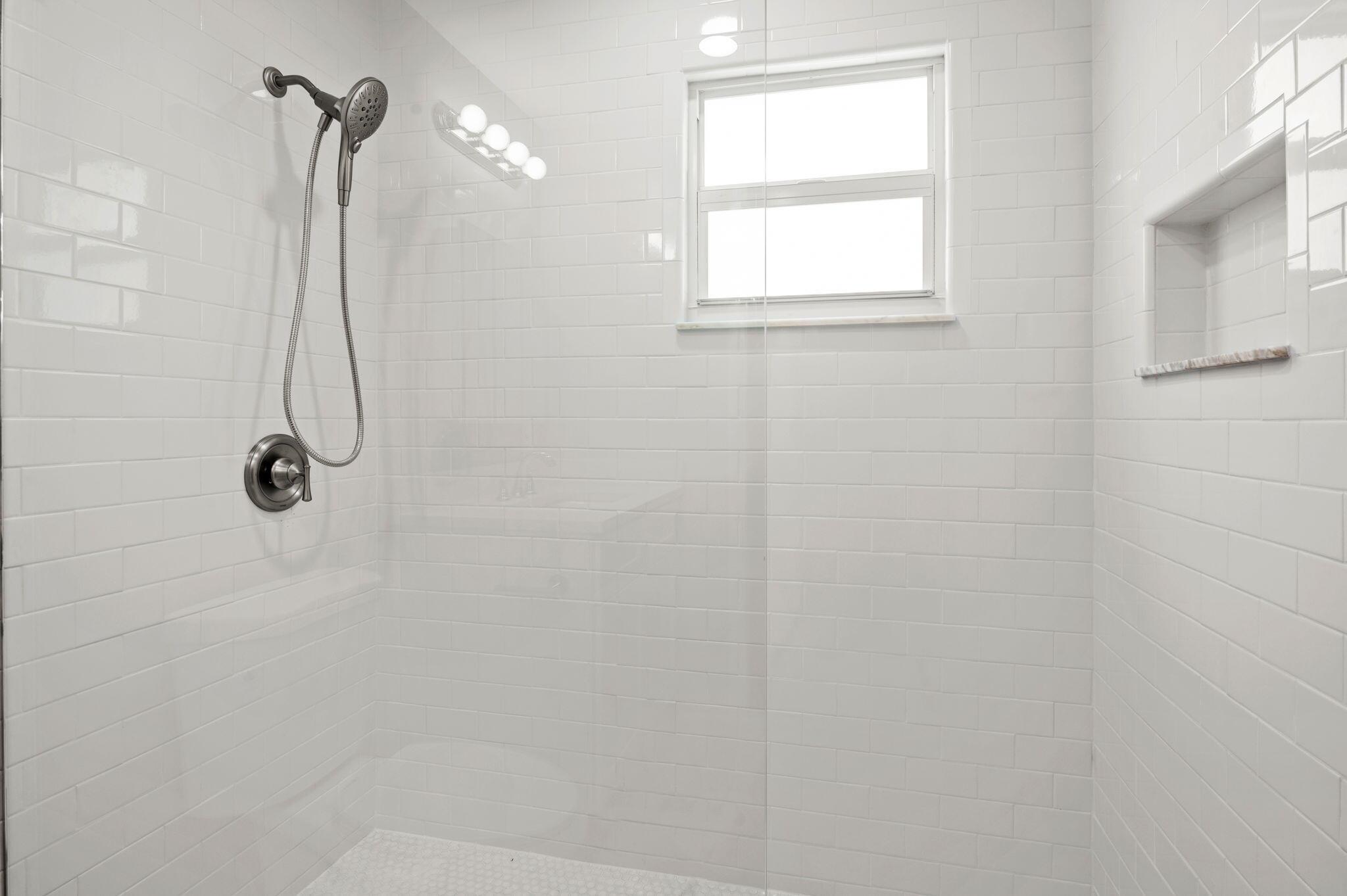 COUNTRY CLUB VILLAGE SEC - Residential Lease