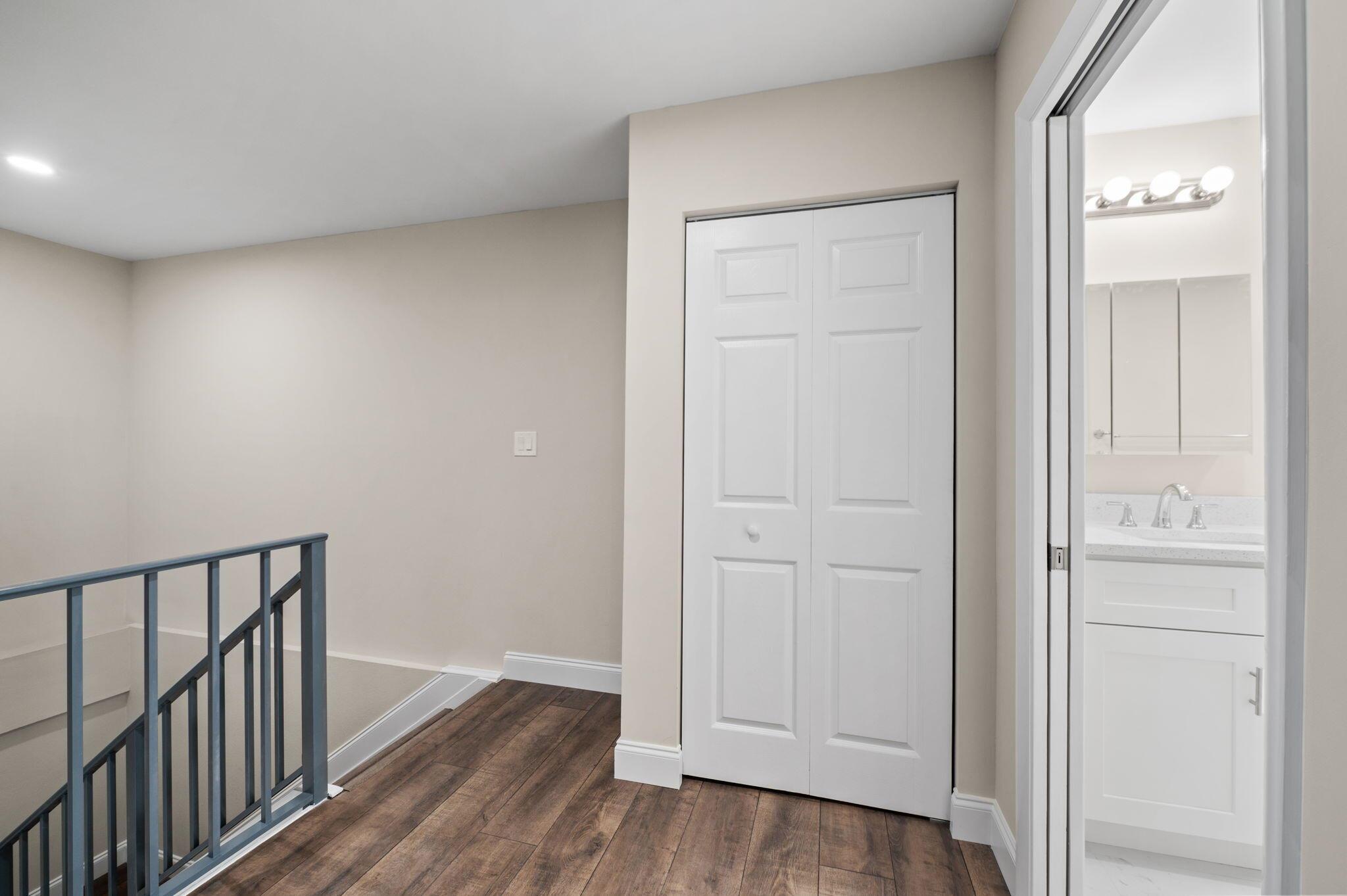 COUNTRY CLUB VILLAGE SEC - Residential Lease