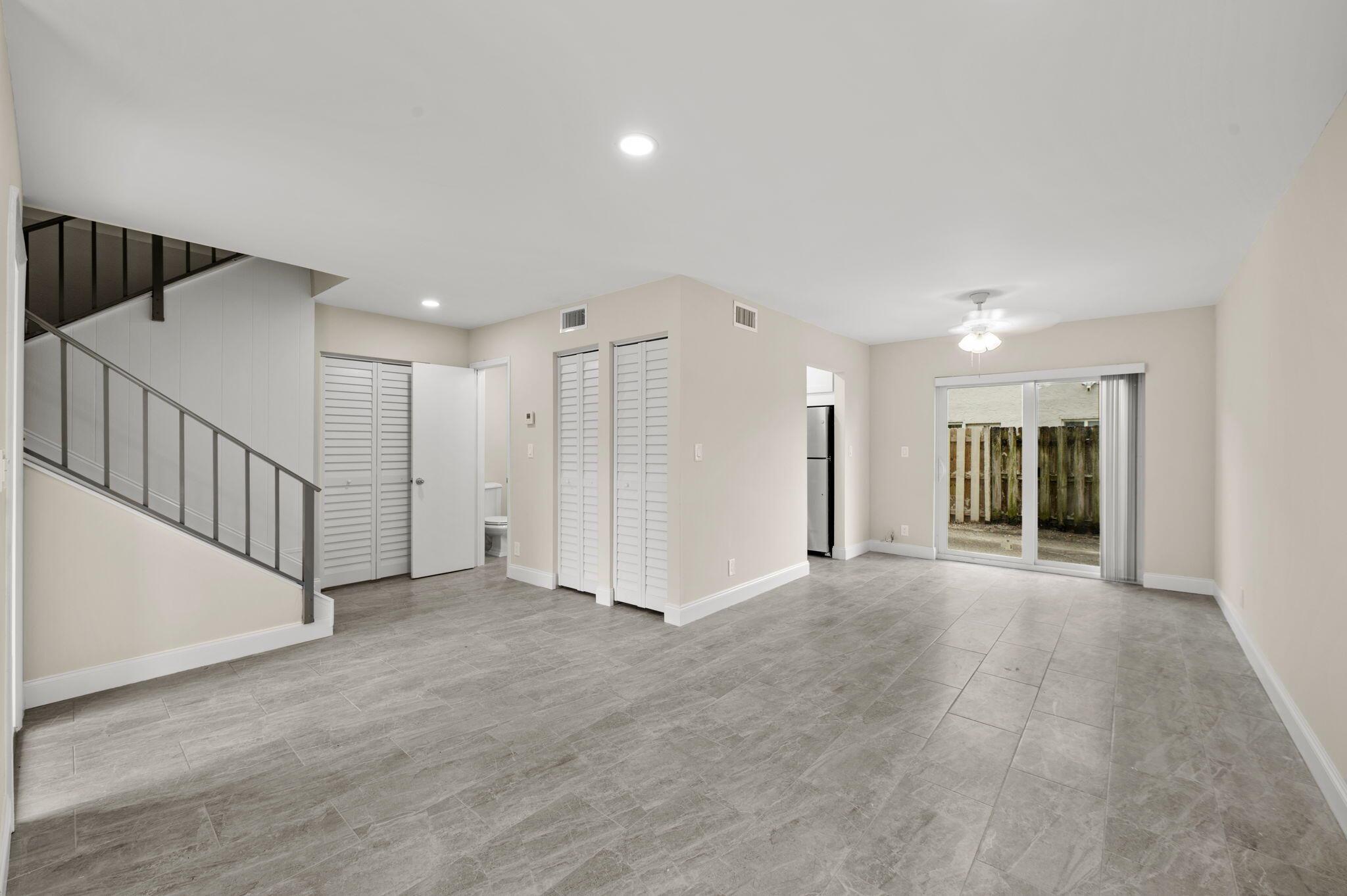 COUNTRY CLUB VILLAGE SEC - Residential Lease