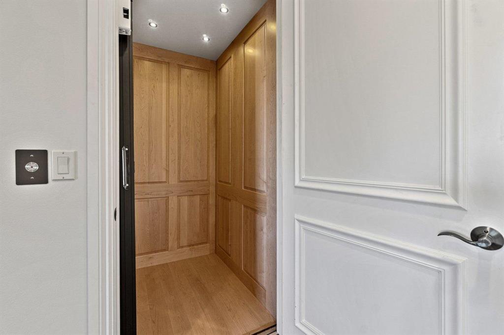 TROPIC ISLE - Residential