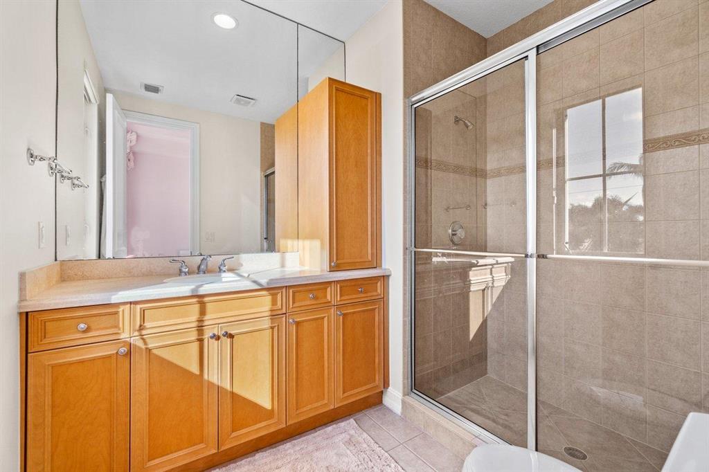 TROPIC ISLE - Residential