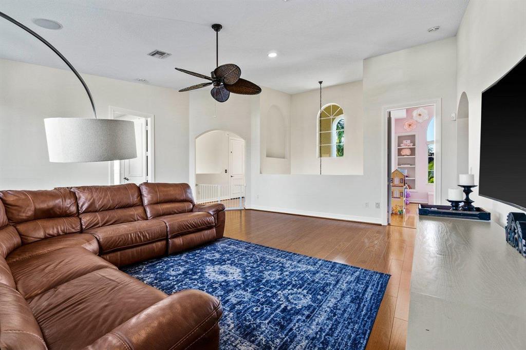 TROPIC ISLE - Residential