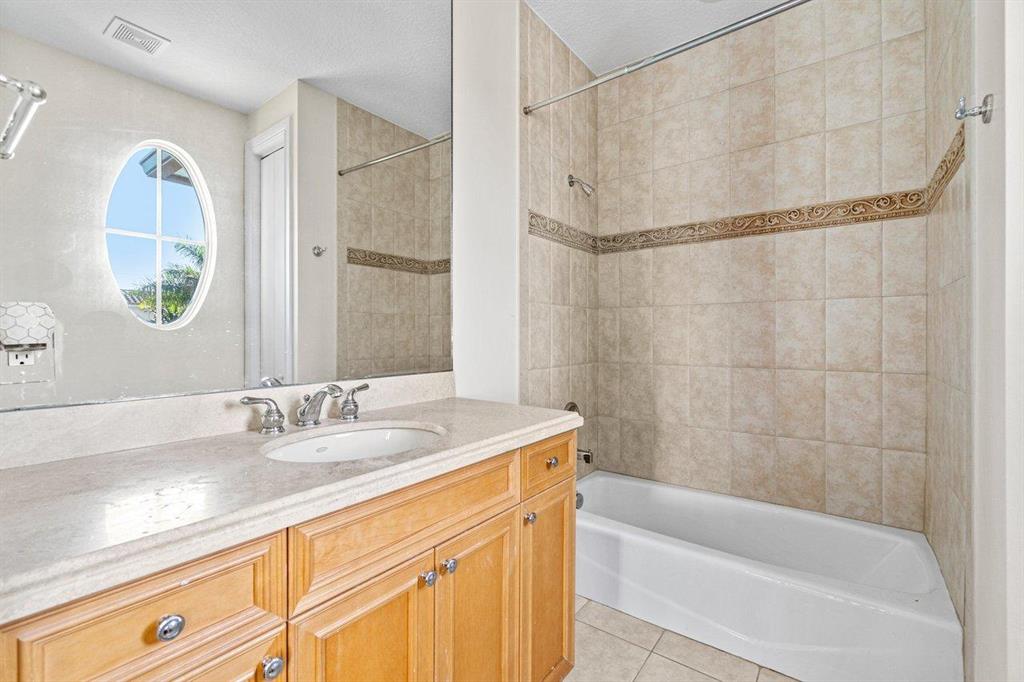 TROPIC ISLE - Residential