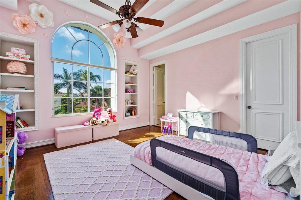 TROPIC ISLE - Residential