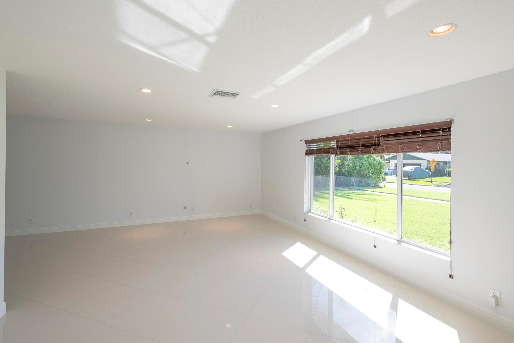 WINDSOR ESTATES - Residential Lease