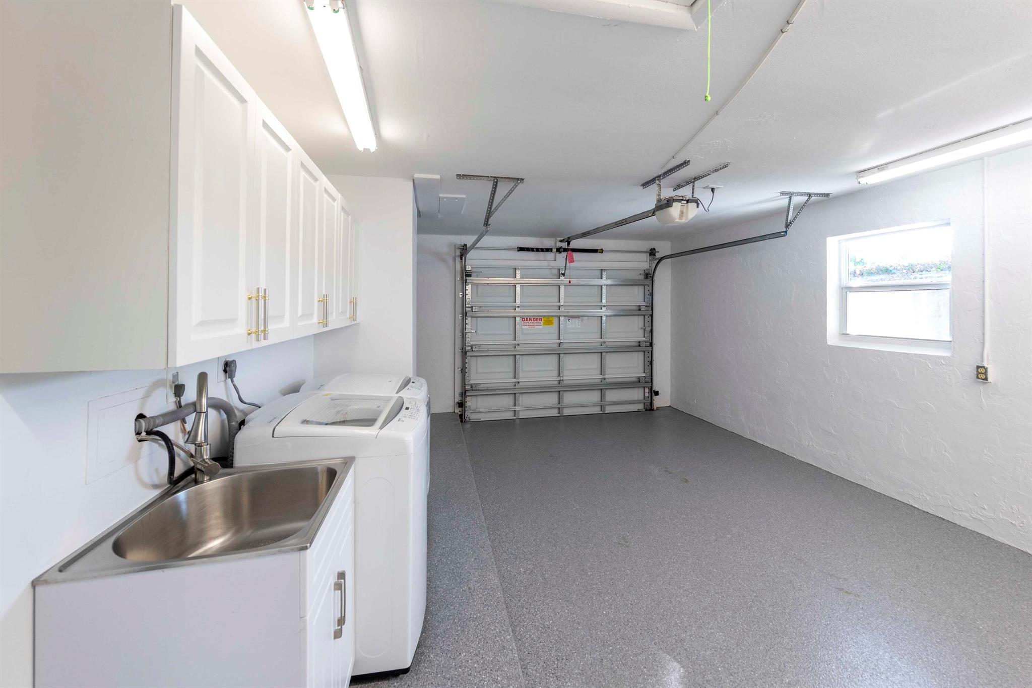 WINDSOR ESTATES - Residential Lease