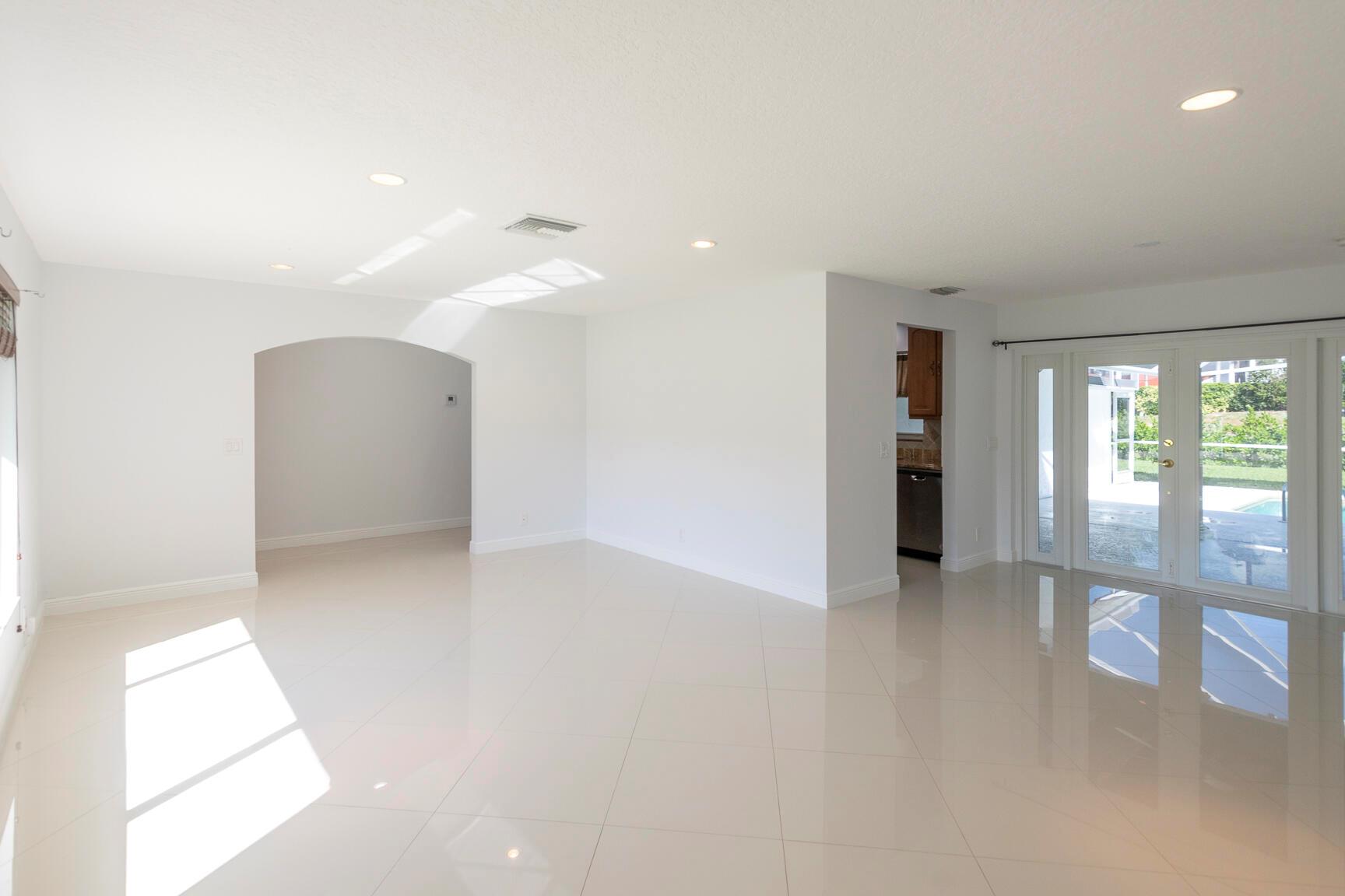 WINDSOR ESTATES - Residential Lease