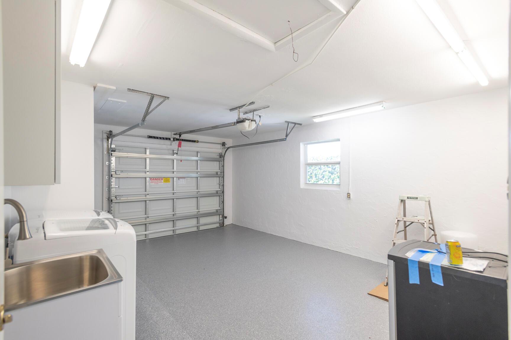 WINDSOR ESTATES - Residential Lease